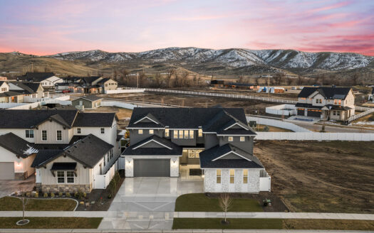 7535 W. Diamond Lake Dr.