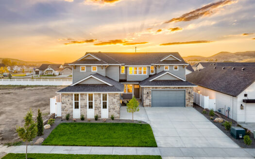 7535 W. Diamond Lake Dr.