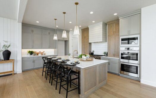 7535 W. Diamond Lake Dr.