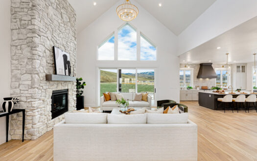 14695 N. Woodpecker Ave.