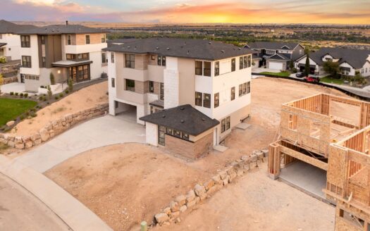 5553 E. Foxgrove Dr.