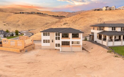 5553 E. Foxgrove Dr.