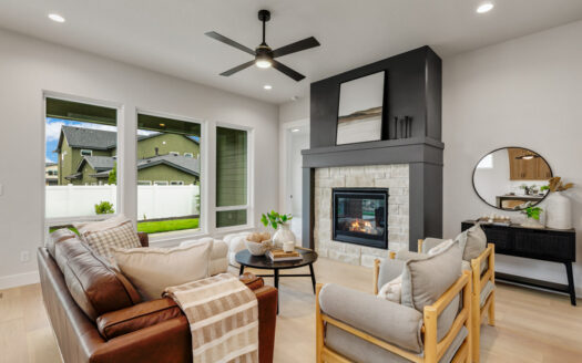 14286 N. Woodpecker Ave.
